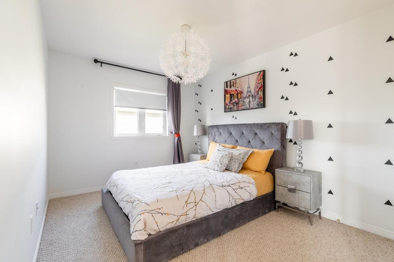 Luxury 3Br 2Ba Townhome With Private Hot Tub, Gym, Bbq By Globalstay ฮามิลตัน ภายนอก รูปภาพ